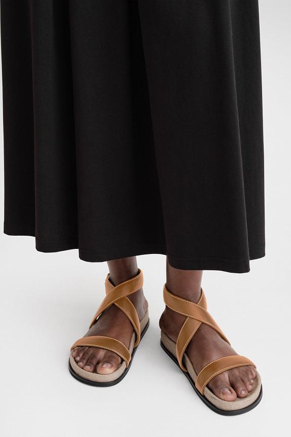 Toteme The Leather Chunky Sandal Tan